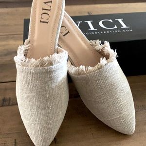 Vici Gwen pointed woven Mule size 8. Never worn!